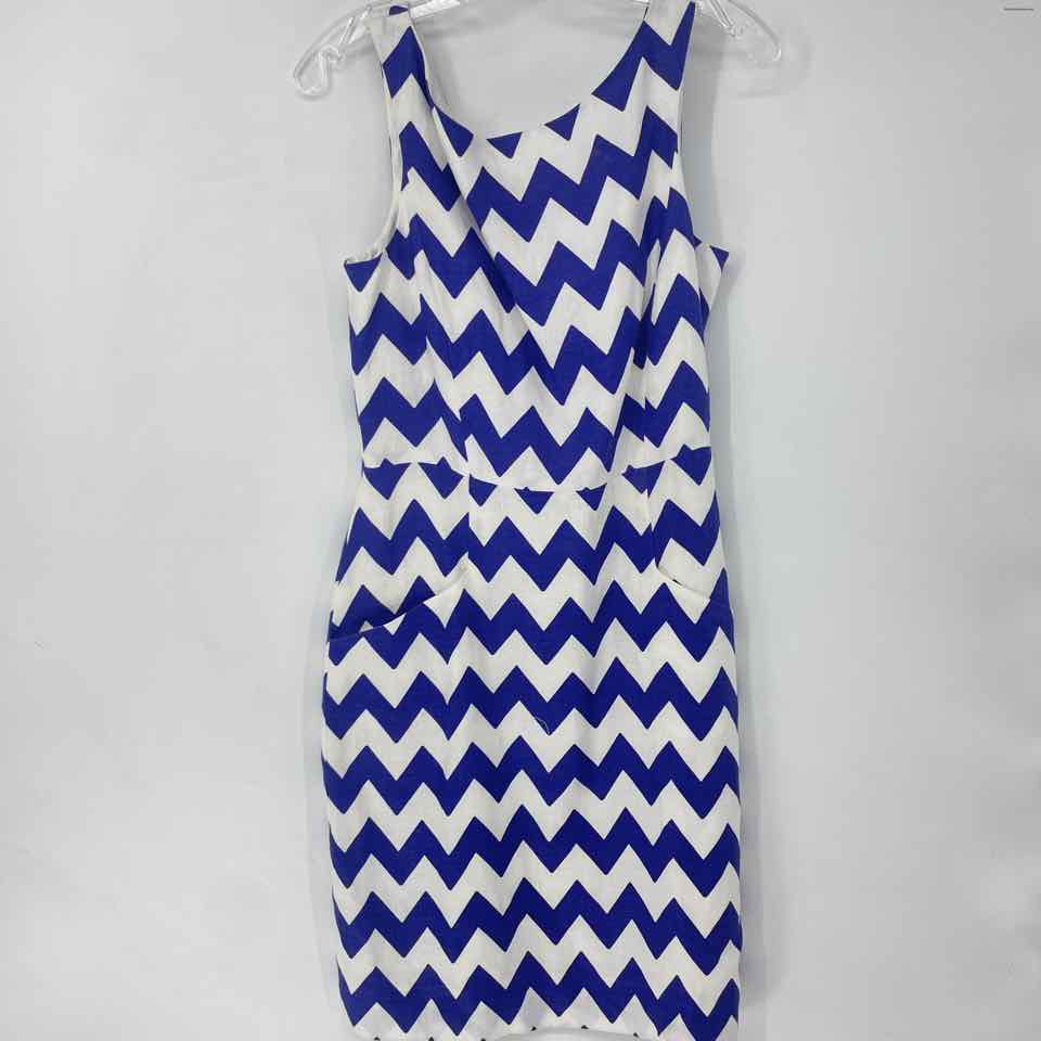 Size 8 KATE SPADE White Blue chevron Dress Shop Prior Attire Size 8 KATE SPADE White Blue chevron Dress Shop Prior Attire
