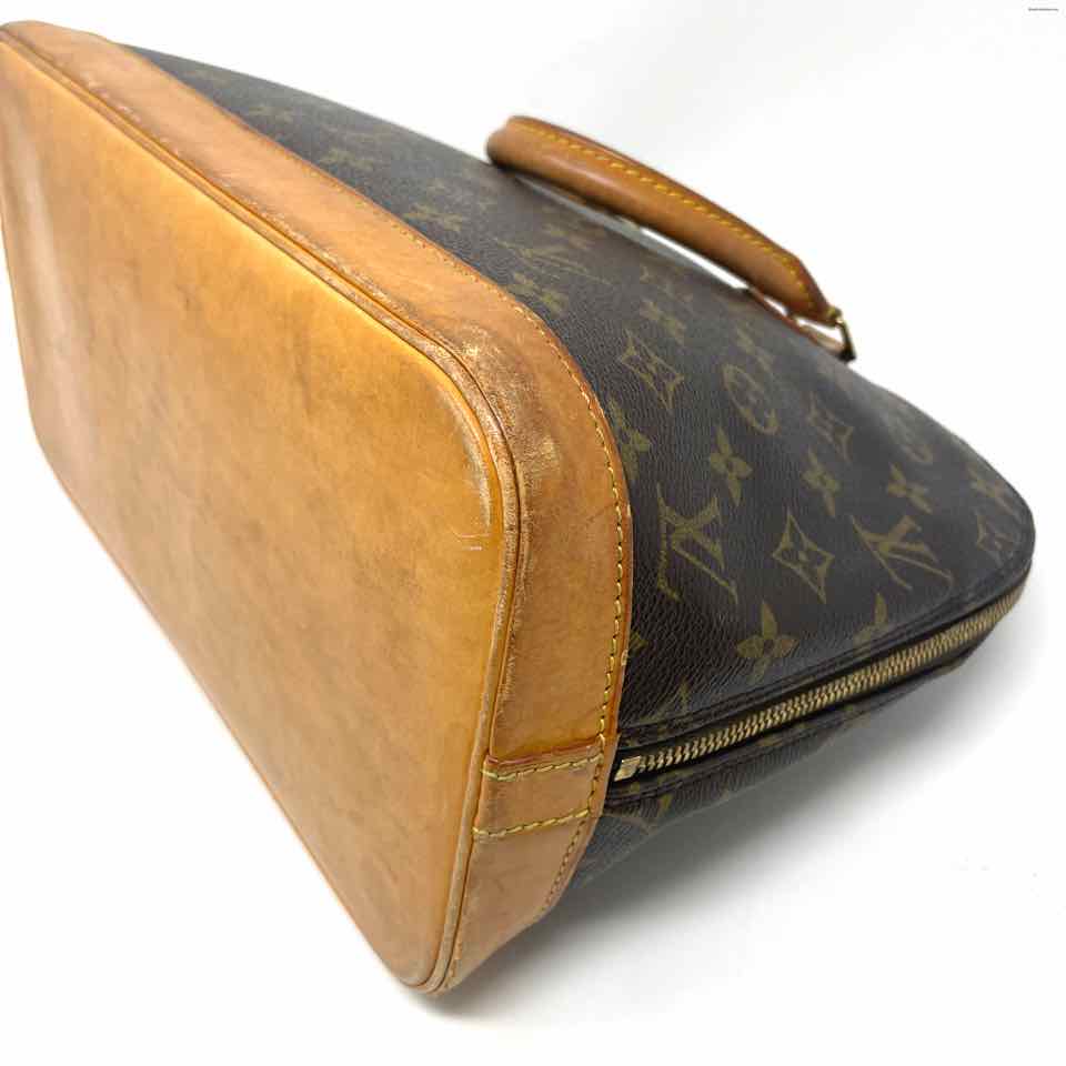 LOUIS VUITTON Brown Handbag